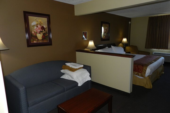 Studio King Size Bed (1 of 9)