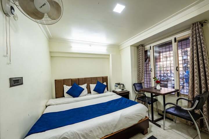 Room 4 of 14