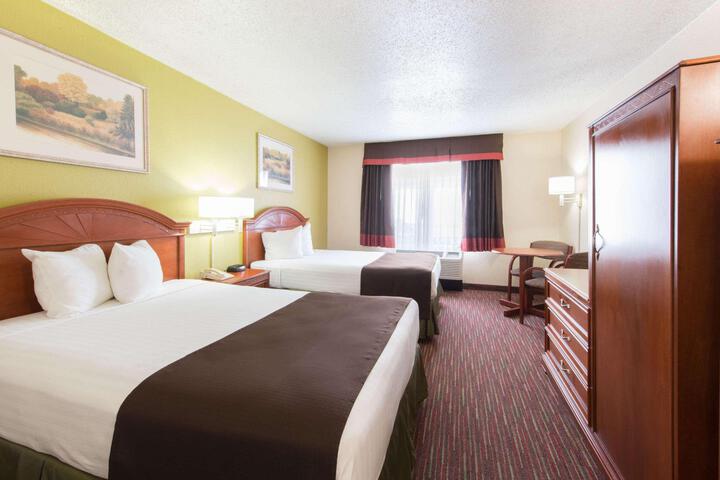 Double Accessible King Size Bed (3 of 7)