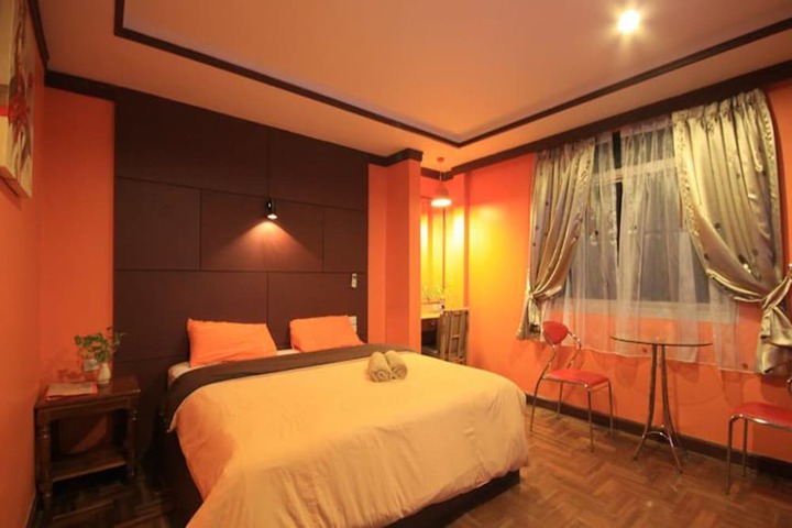 Room 14 of 18