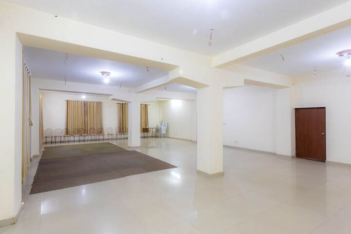 Ballroom/Hall 20 of 30