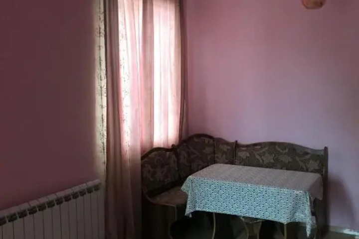 Room 6 of 16