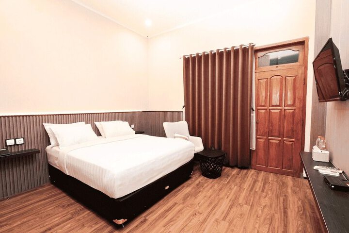 Room 13 of 42