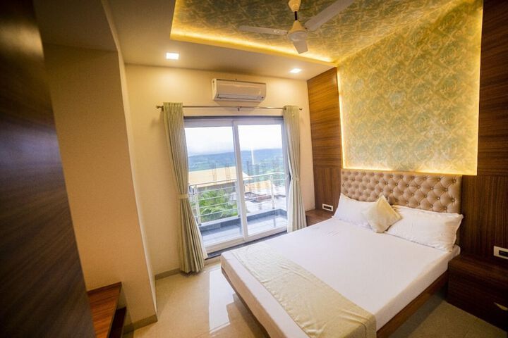 Room 3 of 39