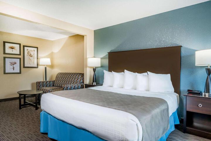 1 King Bed (7 of 22)