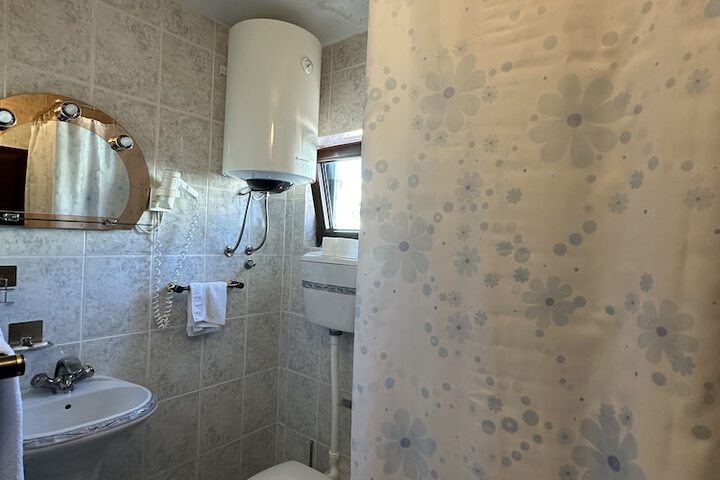 Room 41 of 69