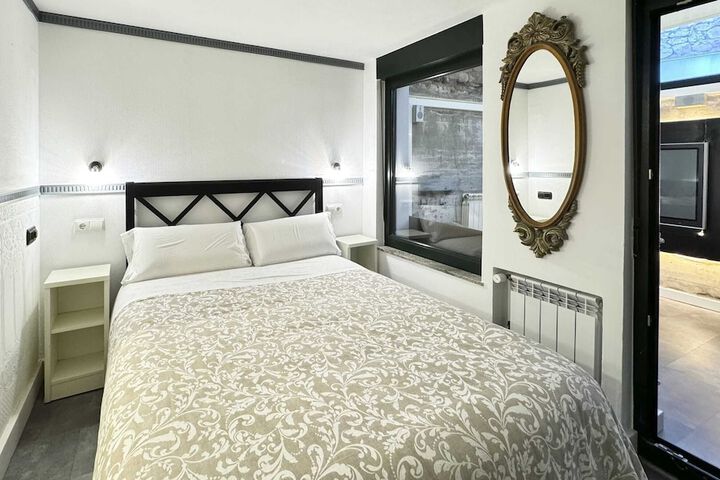Room 5 of 37