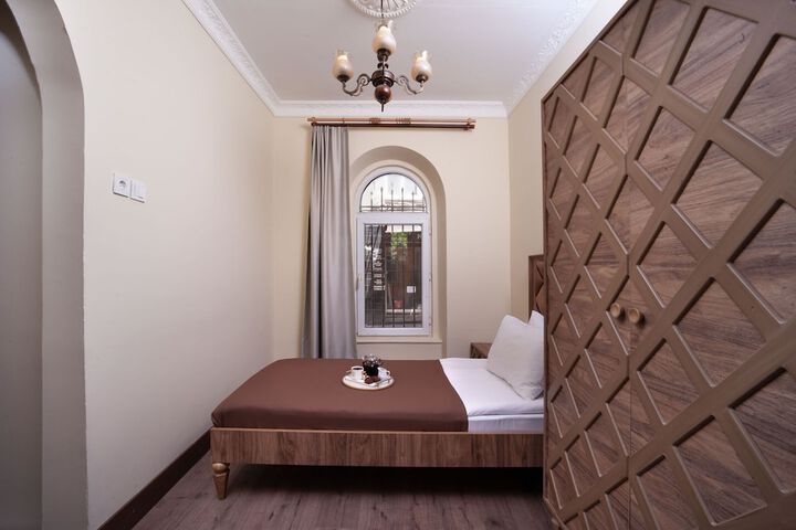 Room 3 of 22