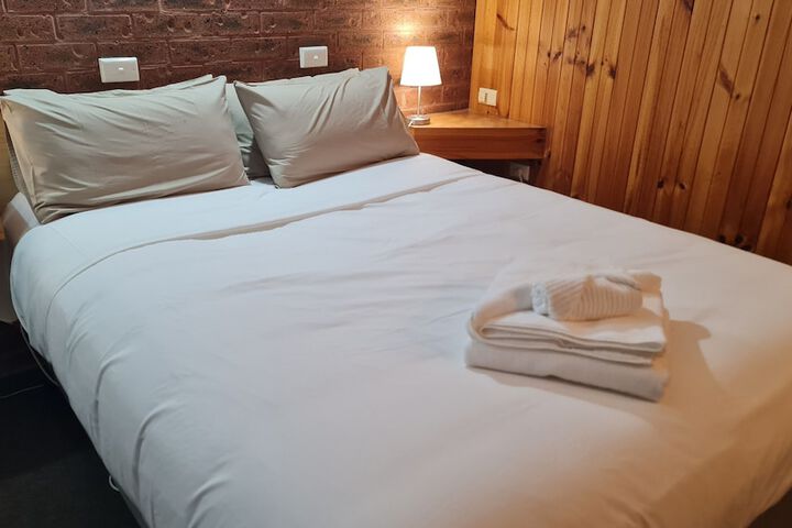 Room 13 of 30