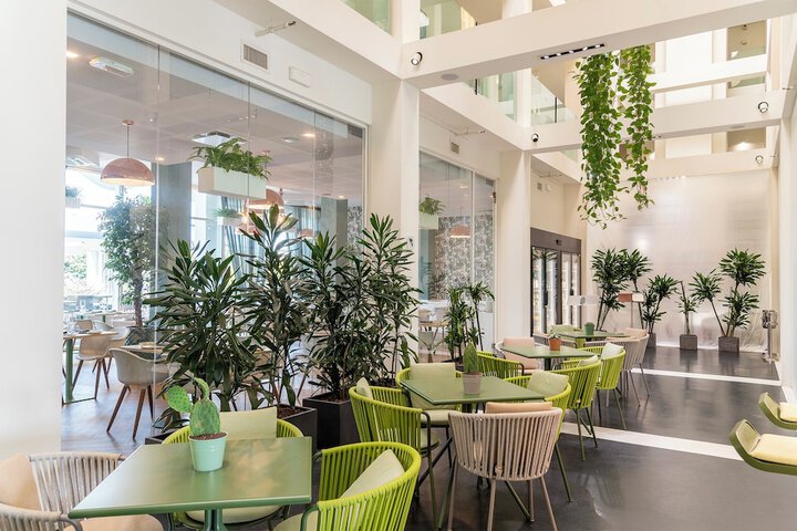 Entrance & Lobby