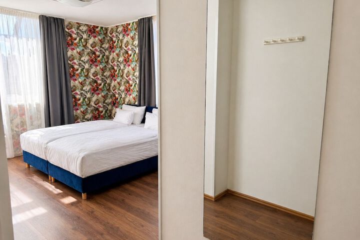 Room 14 of 118