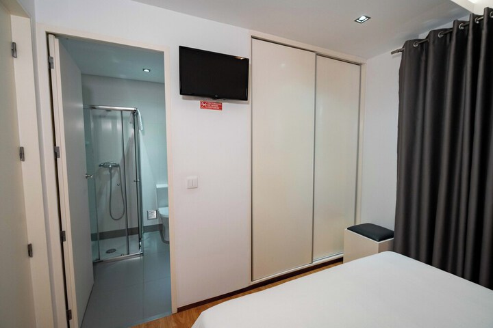 Room 37 of 38