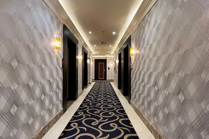 Ballroom/Hall 38 of 47