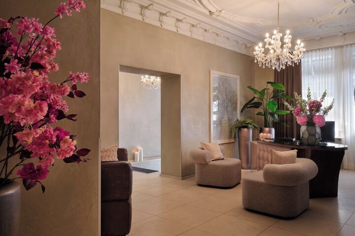 Hotel Lobby