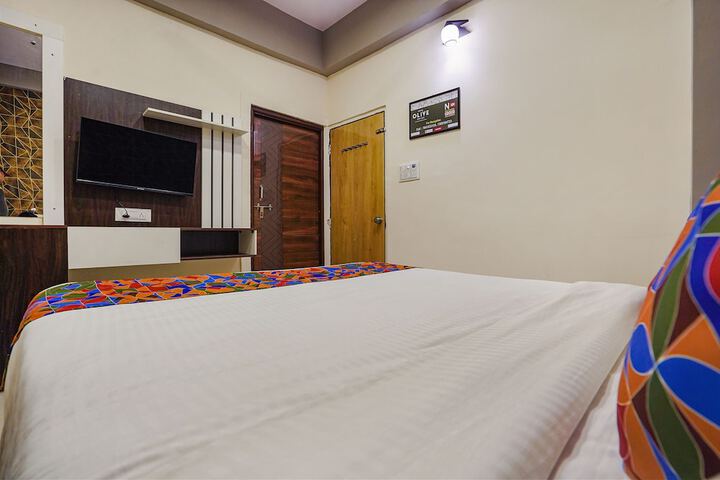 Room 27 of 32