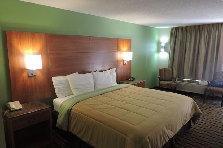 1 King Bed (15 of 15)