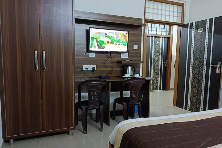 Room 8 of 34