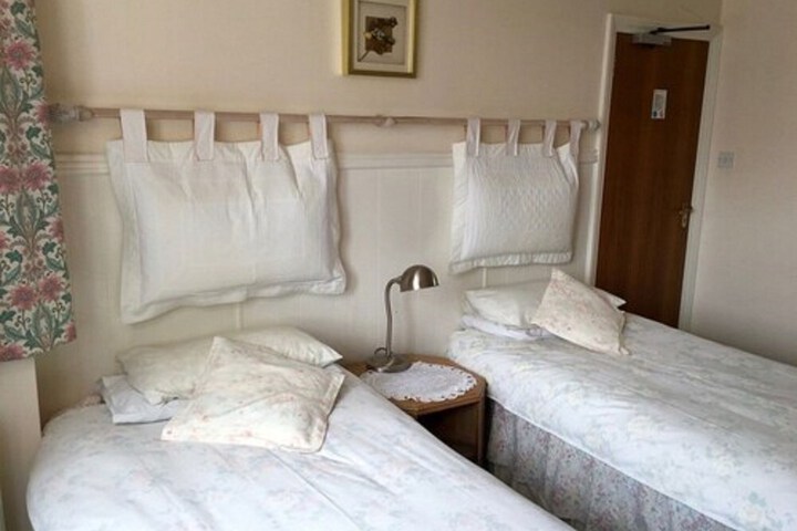 Room 11 of 29
