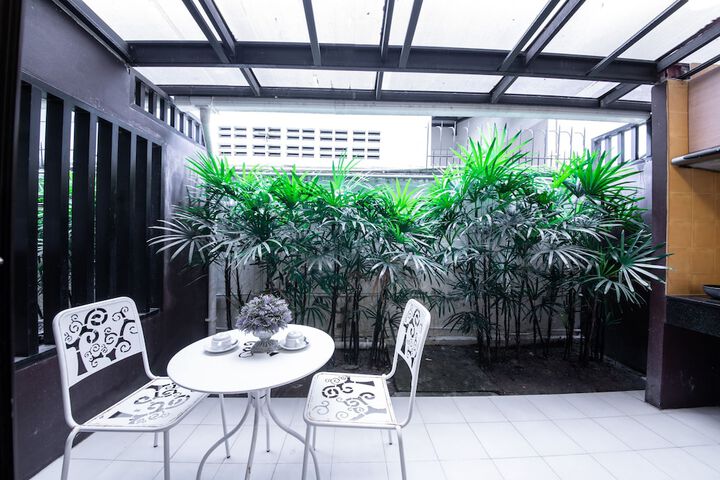Room 11 of 30