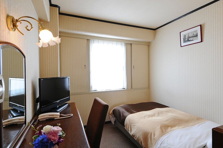Room 10 of 122