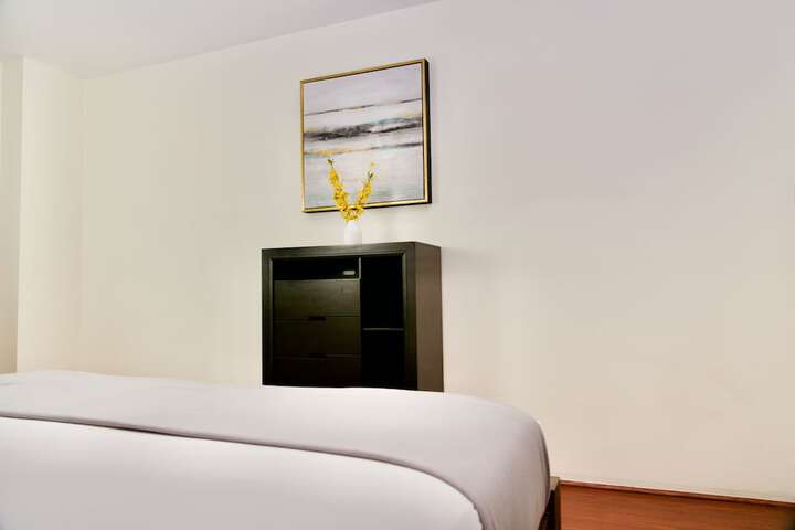 Room 32 of 159