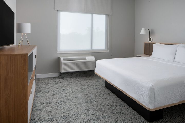 Room 10 of 27