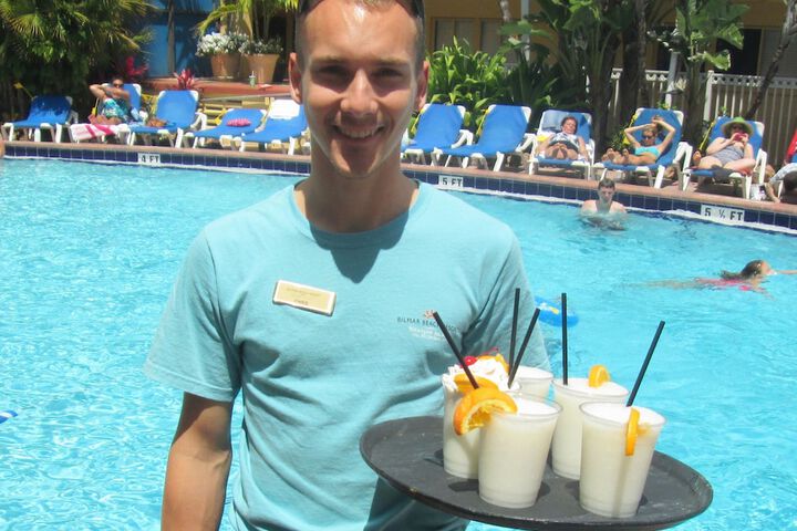 Poolside bar