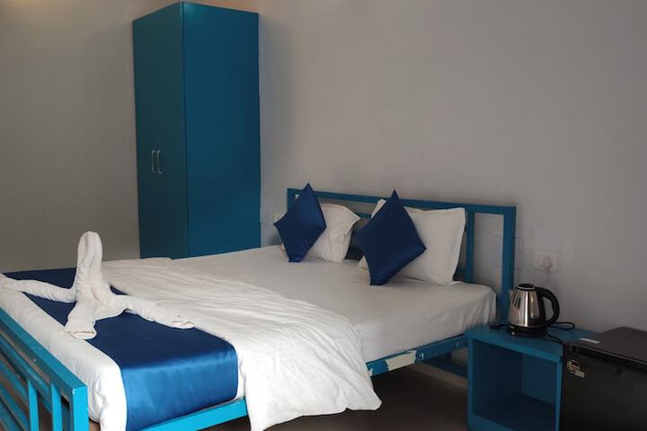 Room 8 of 23
