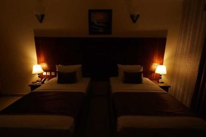 Room 8 of 48