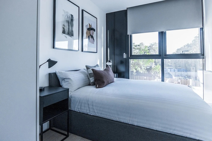Room 2 of 9