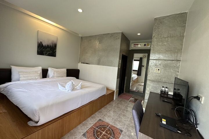Room 9 of 47
