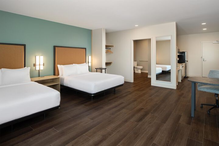Room 10 of 34