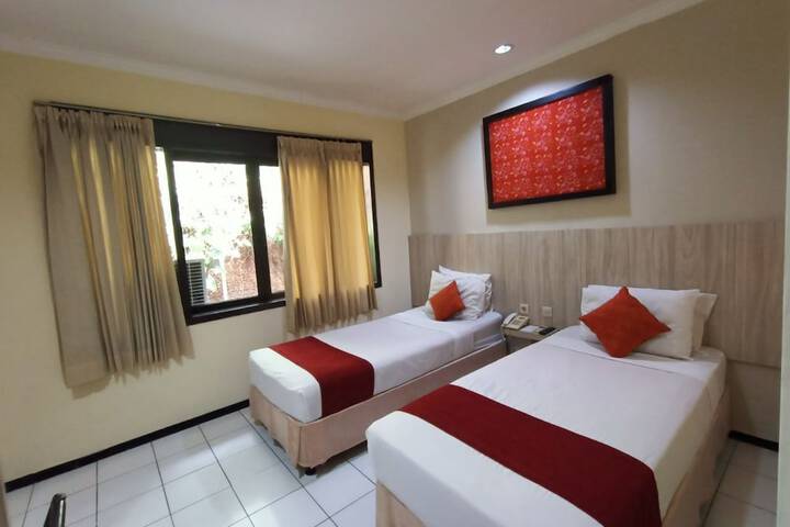 Room 8 of 30