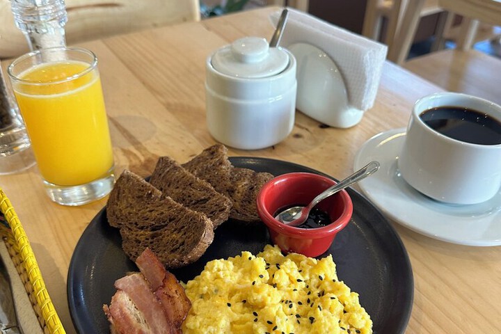 Breakfast/Coffee Service 162 of 167