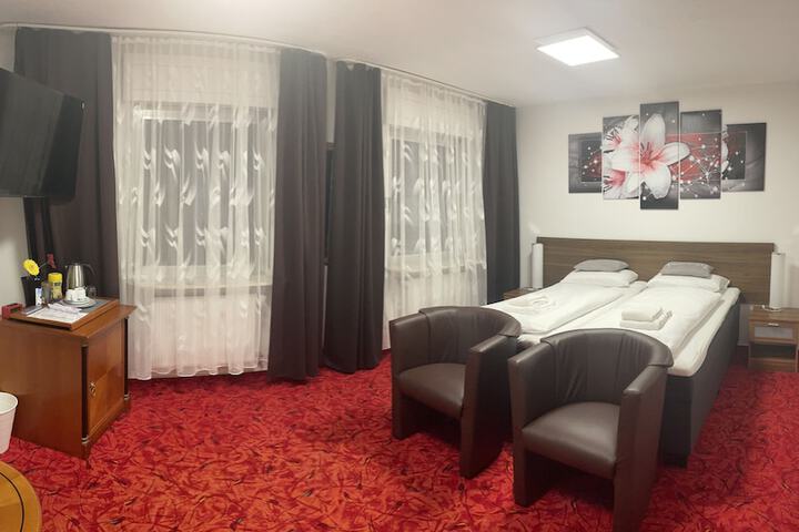 Room 11 of 41