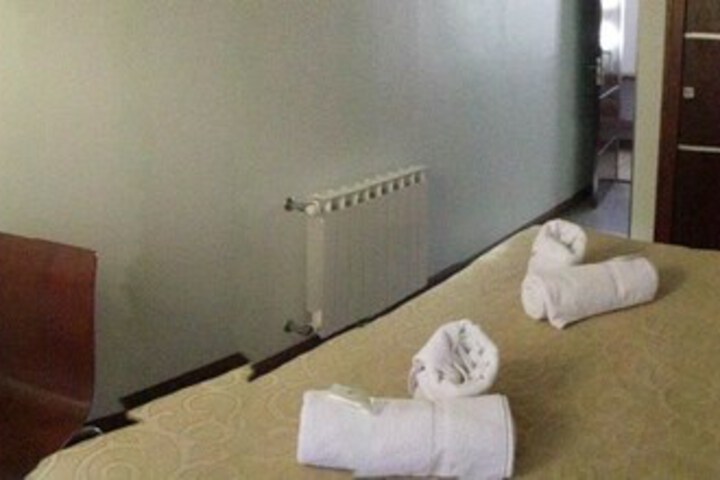 Room 3 of 14