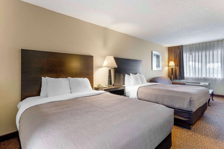 1 Queen Bed Upgrade (4 of 30)