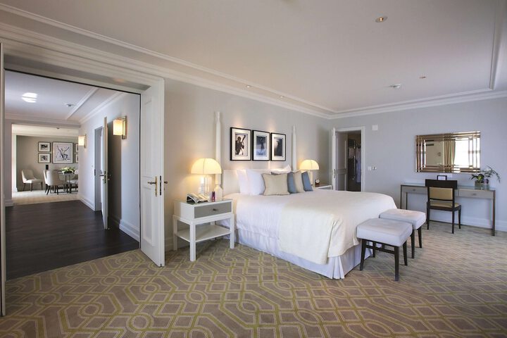 Room 13 of 151