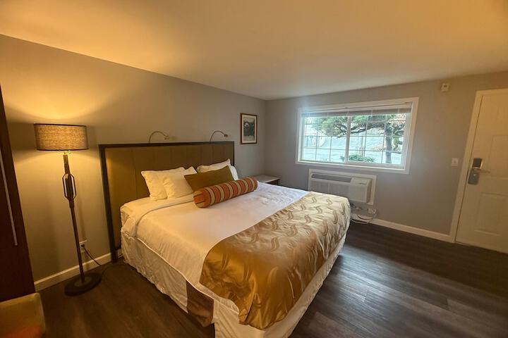 Room 16 of 38