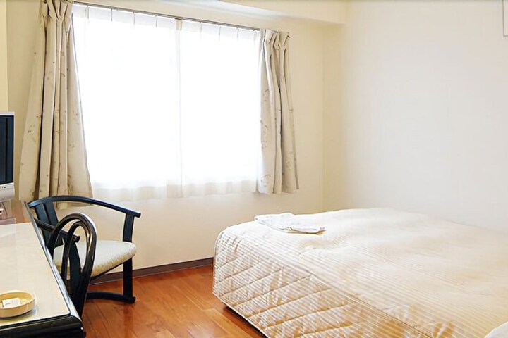 Room 26 of 40