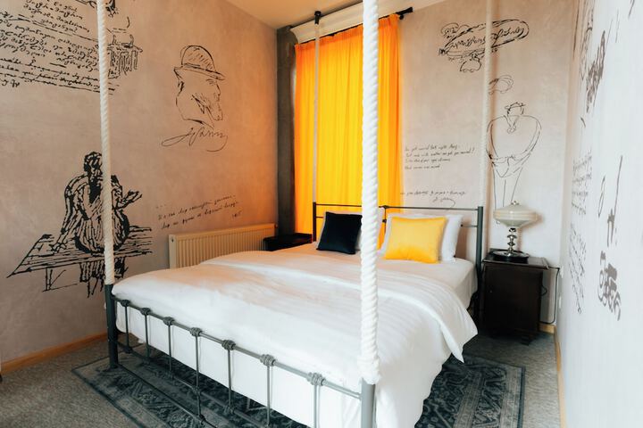 Room 37 of 75