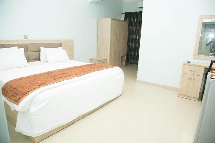 Room 12 of 35