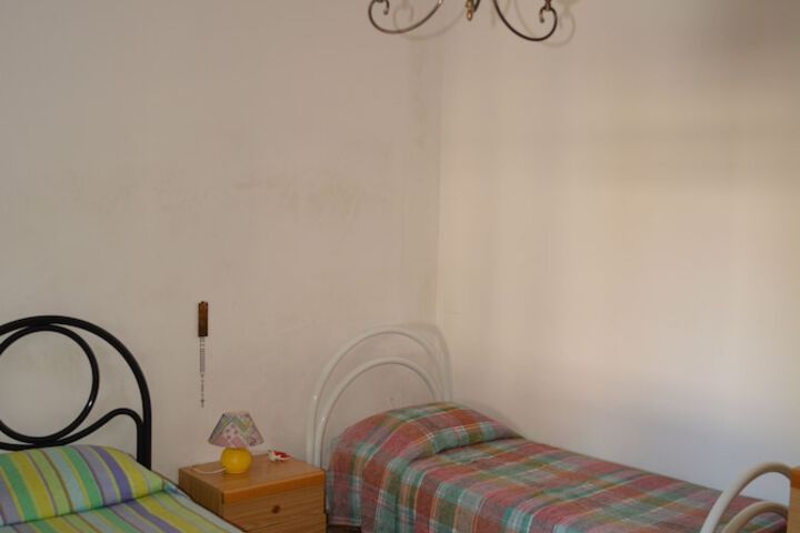 Room 3 of 25