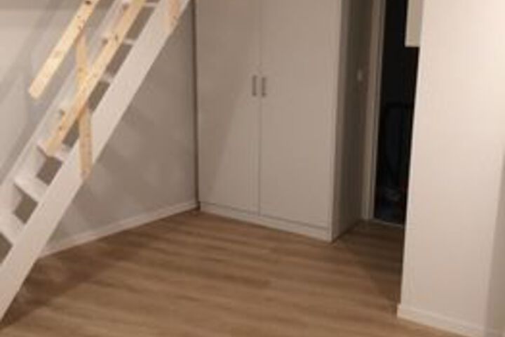 Room 99 of 112