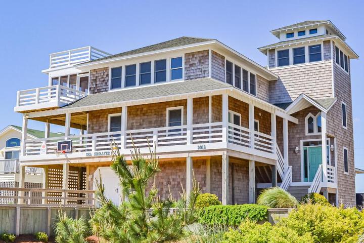 Sea Shellter - S Nags Head South Creek Acres, 150 Ft. to Beach, Elevator, Pool, Hot Tub, Pool Table in Whalebone, NC