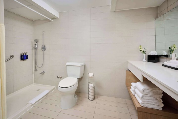 Room 10 of 65