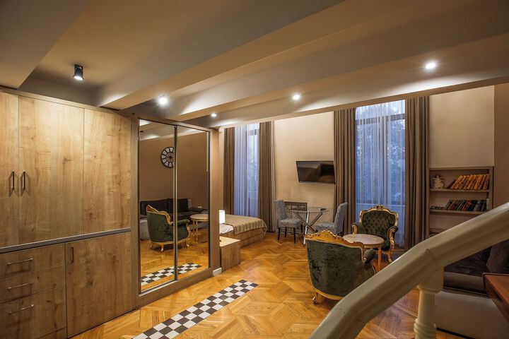 Room 48 of 91