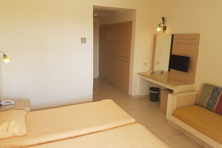 Room 10 of 55