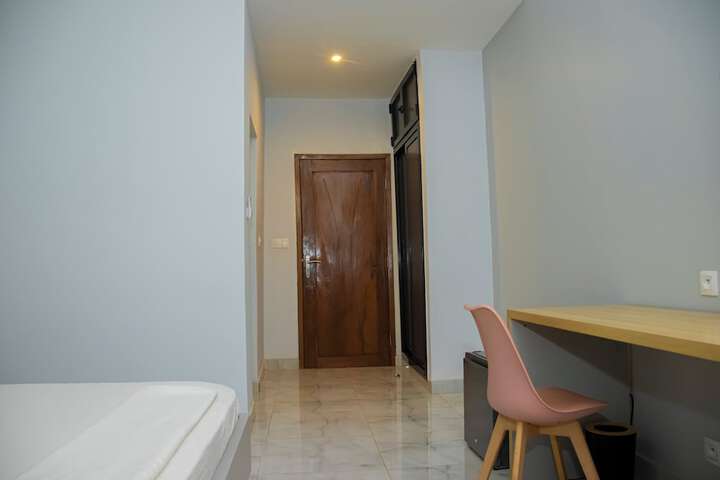 Room 11 of 25