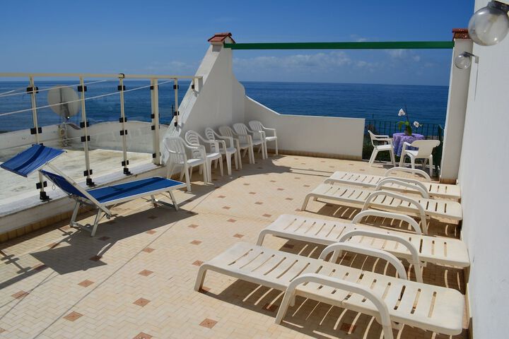 Sundeck 42 of 45